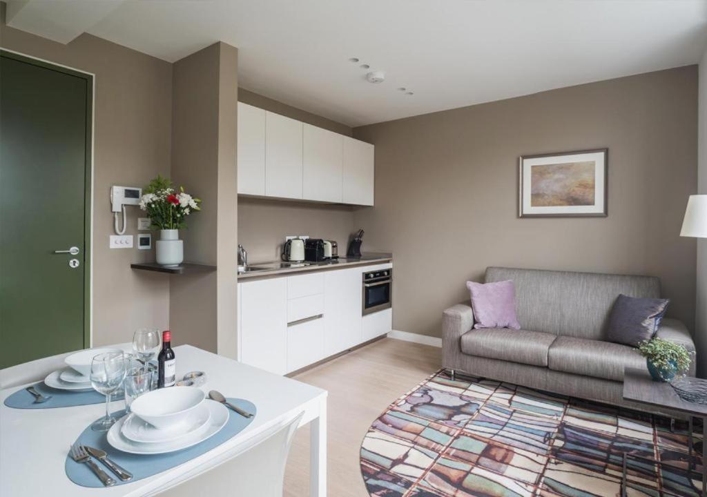Wells Court By Aeria Apartments London Exterior foto